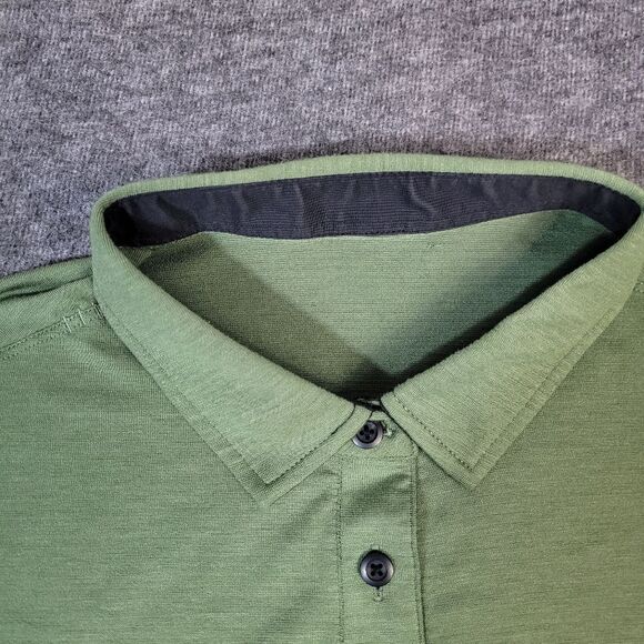 Lululemon Evolution Mens Golf Tennis Shirt Size M Green Twill Short Sleeve - Picture 3 of 10